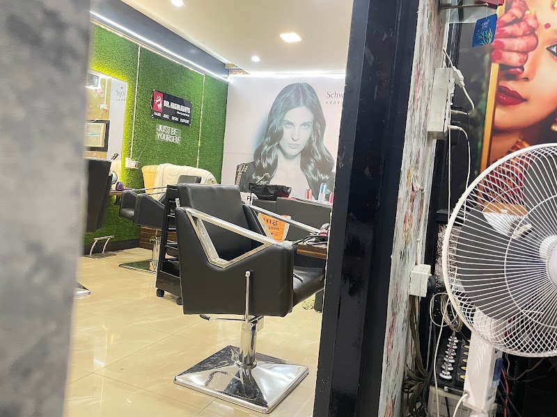 Female Salon | Dr. Highlights , a Beauty Parlor in Bilaspur