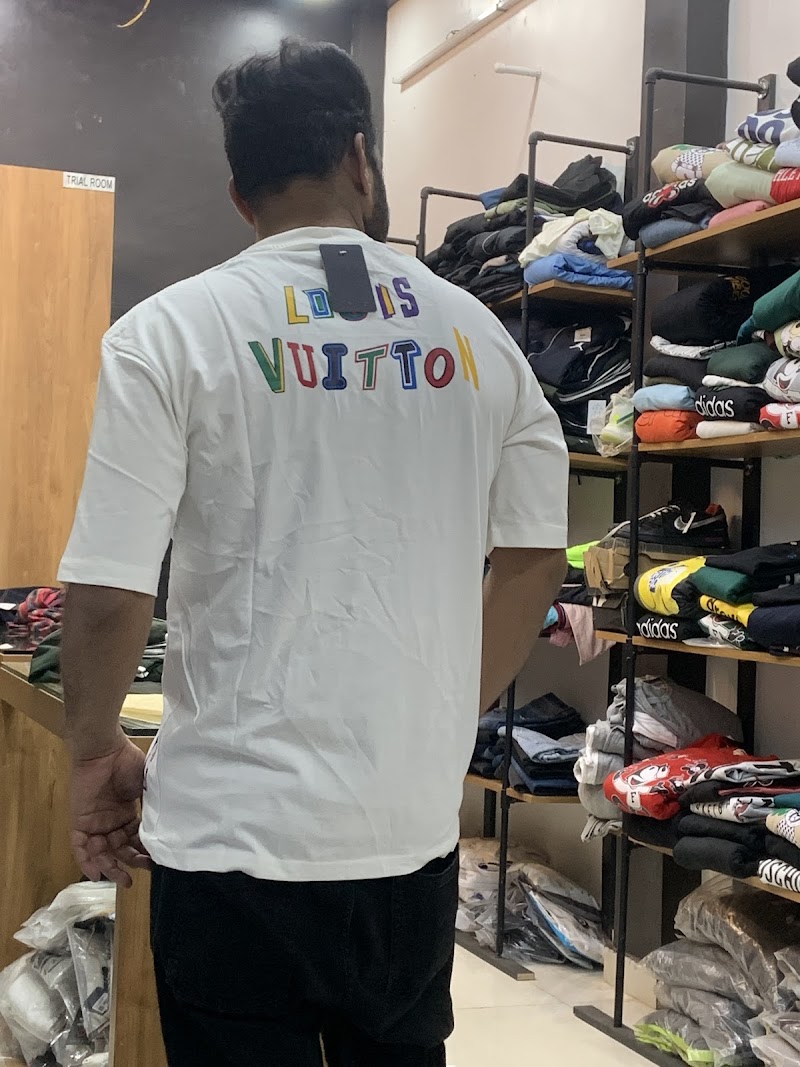 7 EYE'S CLOTHING