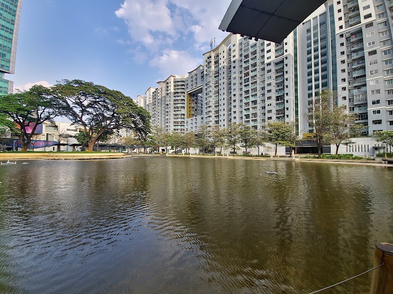 Brigade Gateway Lake