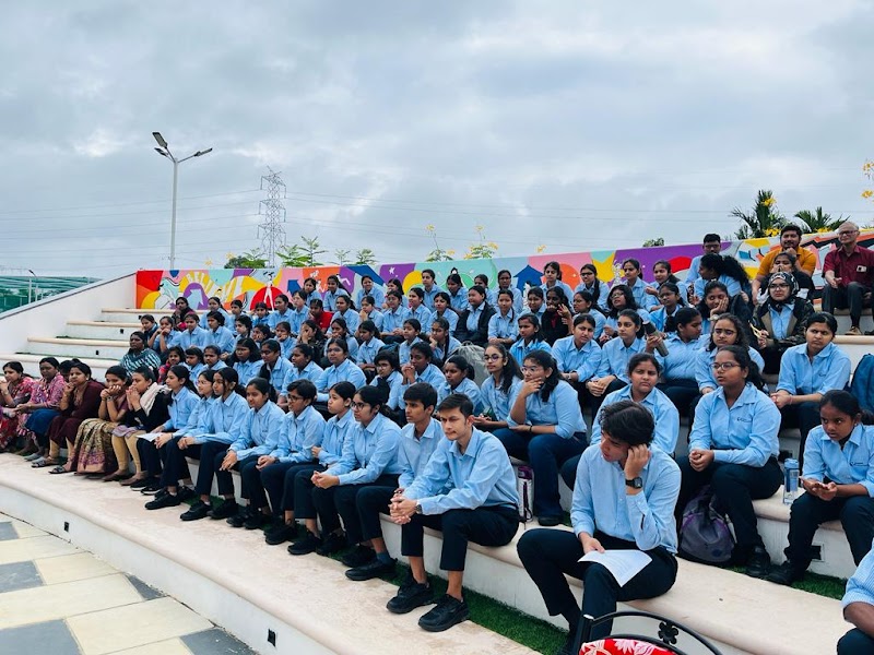Emerald International School