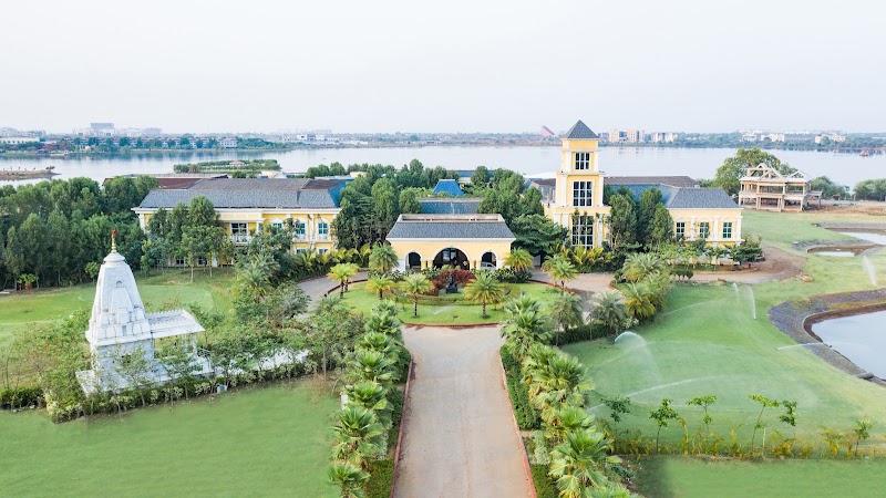 Fairway Golf - Resort in Raipur