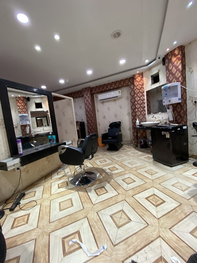Gold Men’s Salon