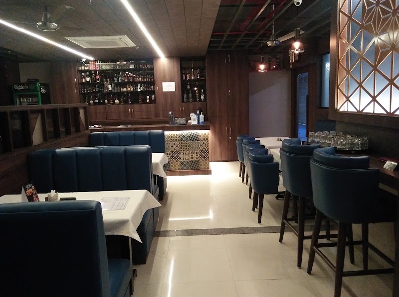 Grand family restaurant and bar