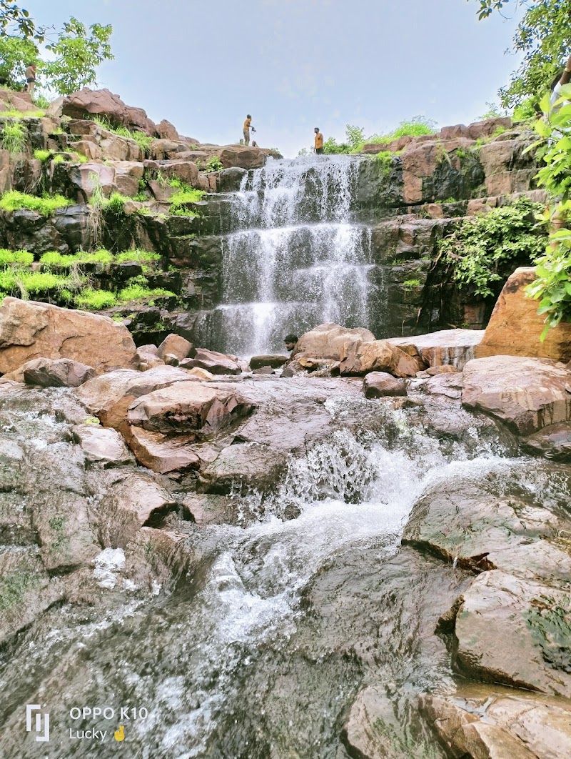 Gudhwa Waterfall