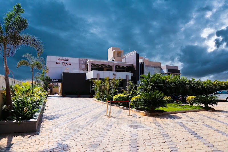 Hotel Le Grande - Restaurants in Bijapur
