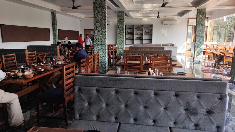JMR Hotel - Restaurants in Sukma