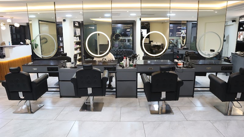 Kutz The Salon Sadar