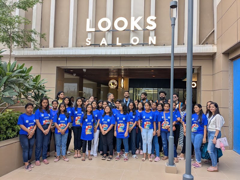 Looks Salon - Salon in Vishal Nagar, Raipur