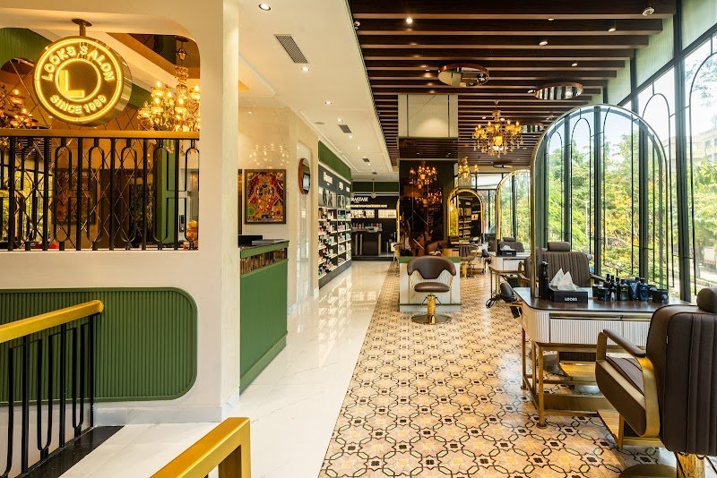 Image of Looks Salon, JVPD