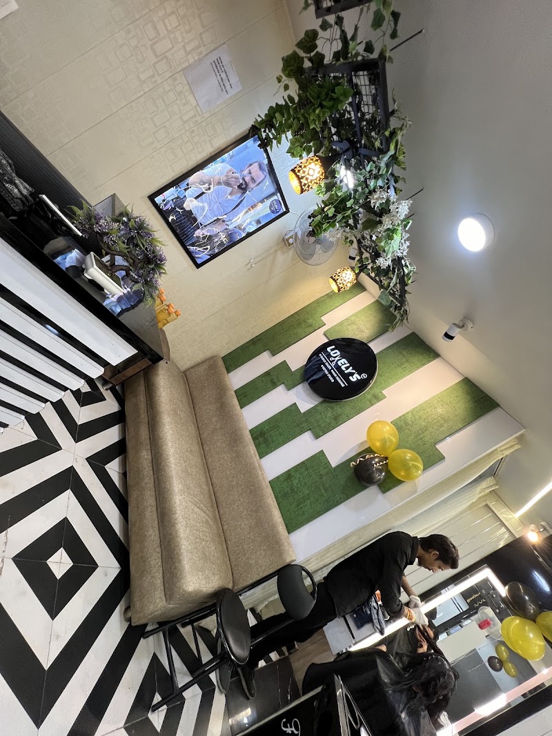 Lovely's Salon - Salon in Raipur