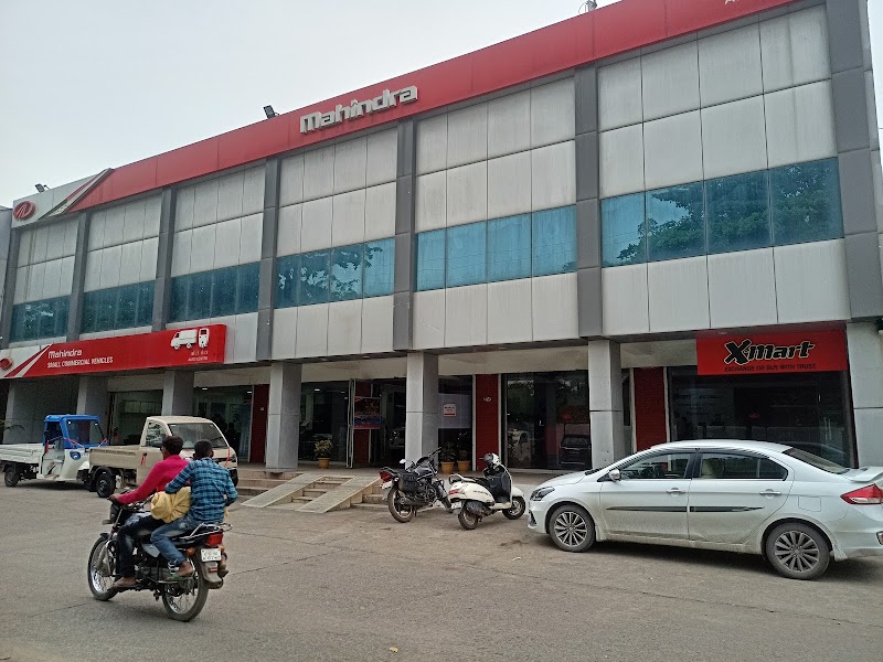 Mahindra Auto Centre - 4 Wheeler Showroom in Korba