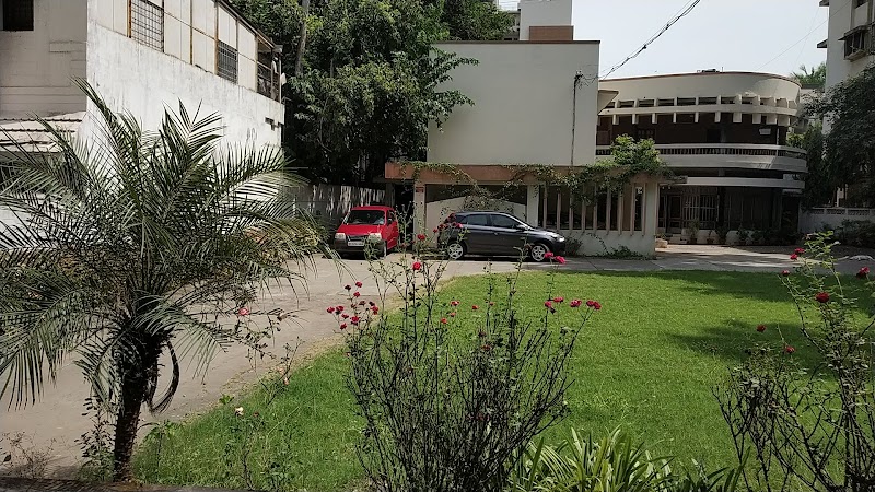 Manmath Deshpande's Institute 