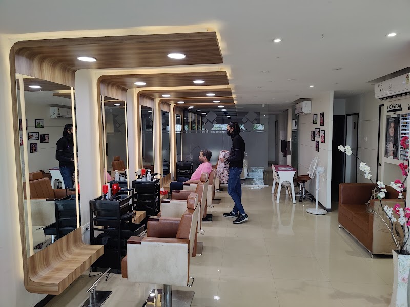 Naturals Salon