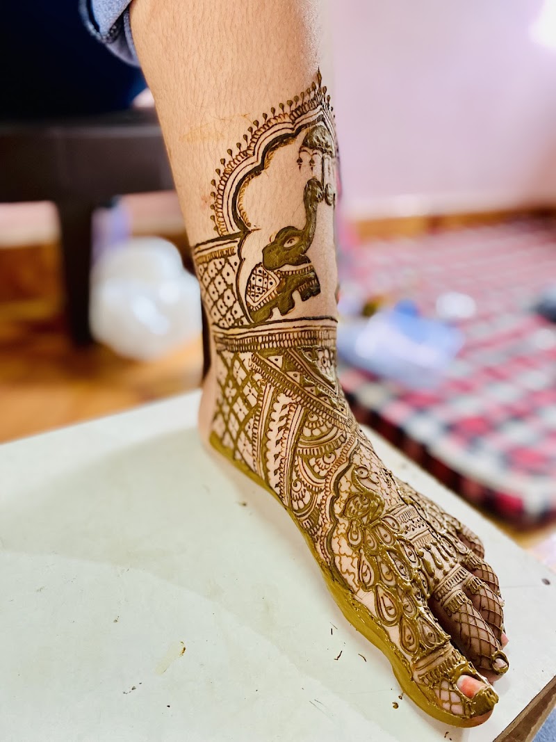 Pari Makeover & Mehendi Artist