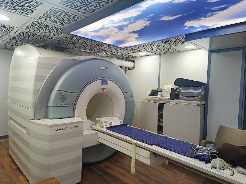 Photon Scan 3T MRI and CT